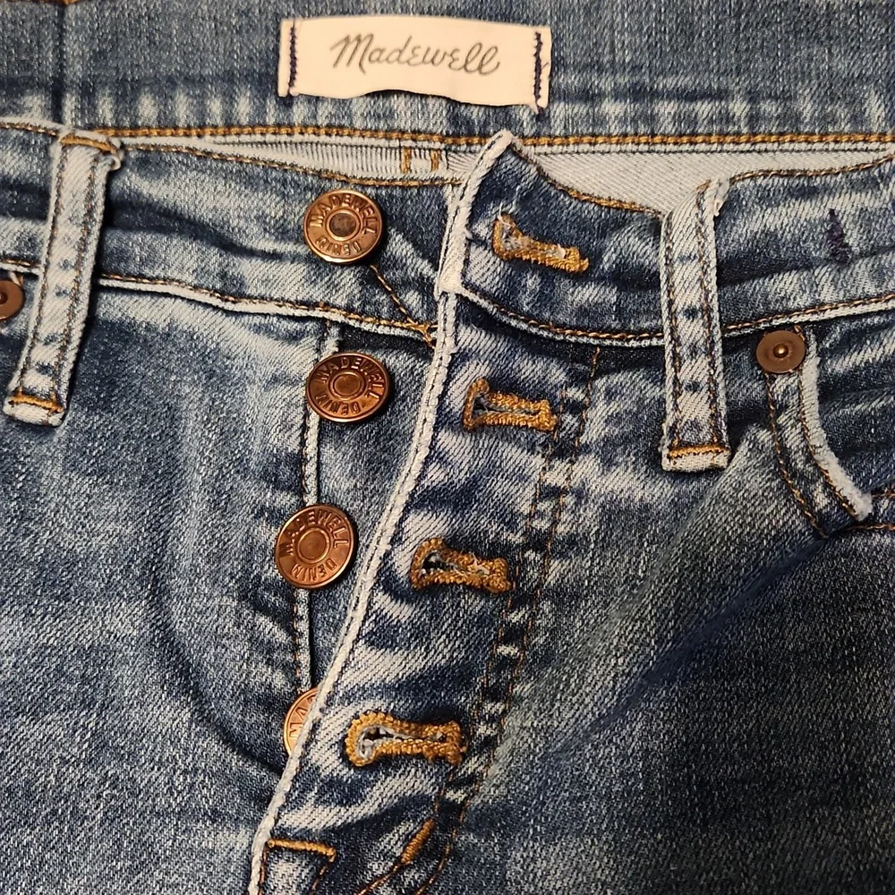 Madewell 9" High Rise Skinny Jeans 26T Distressed Hem - Picture 6 of 11